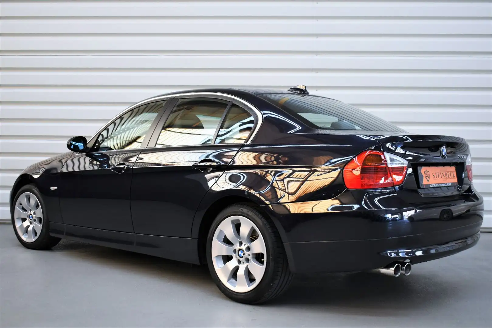 BMW 330 i Limousine+Navi+Tempomat+SHZ+Nur 30.000KM Blau - 2