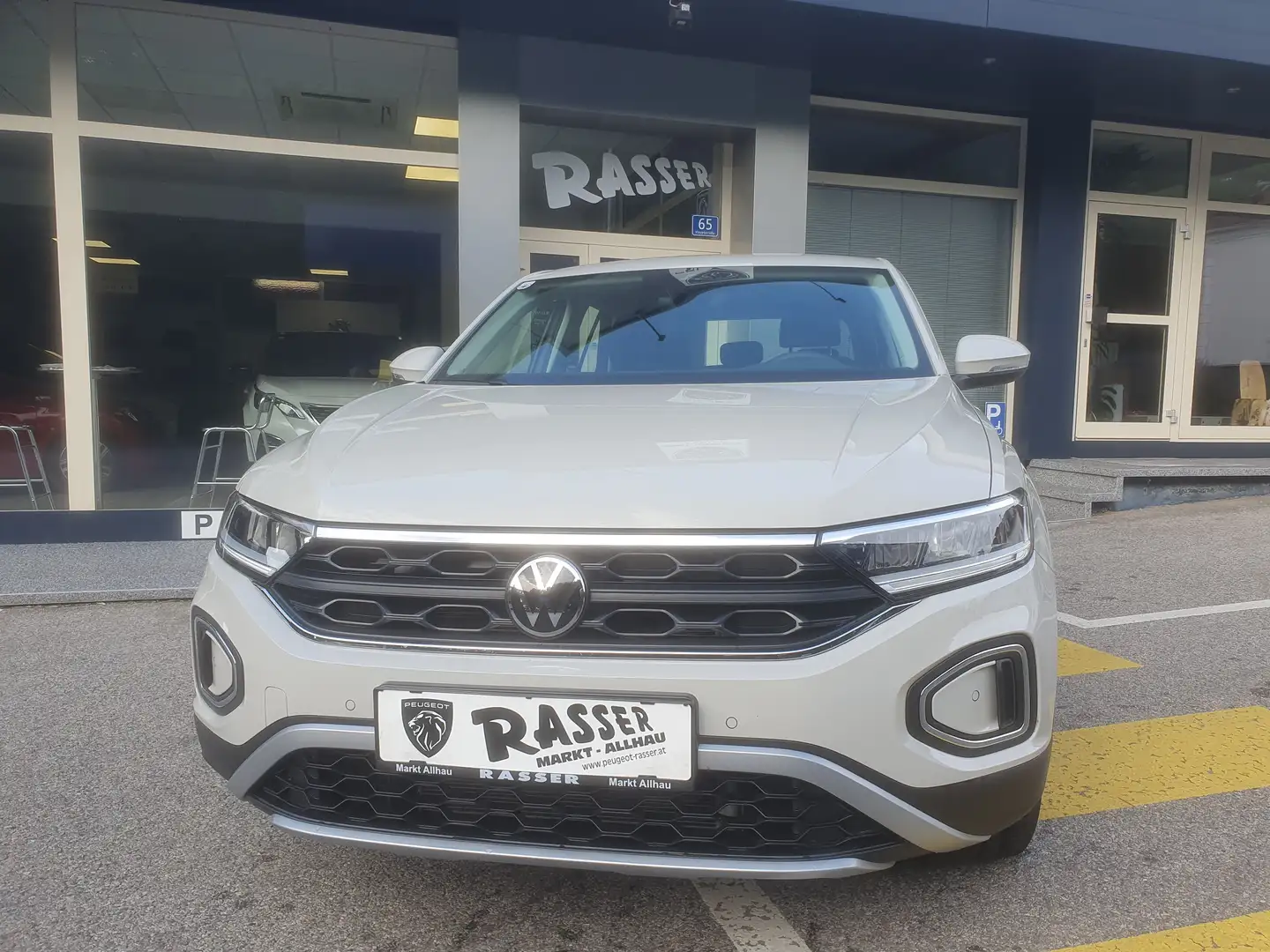 Volkswagen T-Roc Me TSI Beige - 1