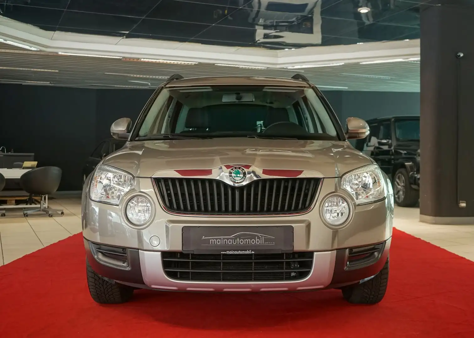 Skoda Yeti 1.2 TSI Active Plus Edition 2.HAND PDC AHK Grau - 1