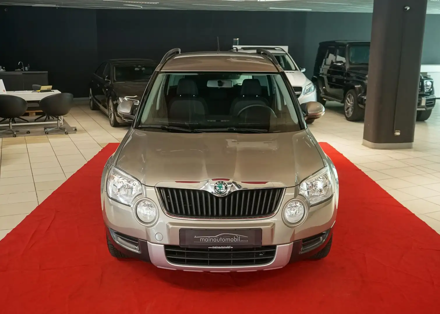 Skoda Yeti 1.2 TSI Active Plus Edition 2.HAND PDC AHK Grau - 2