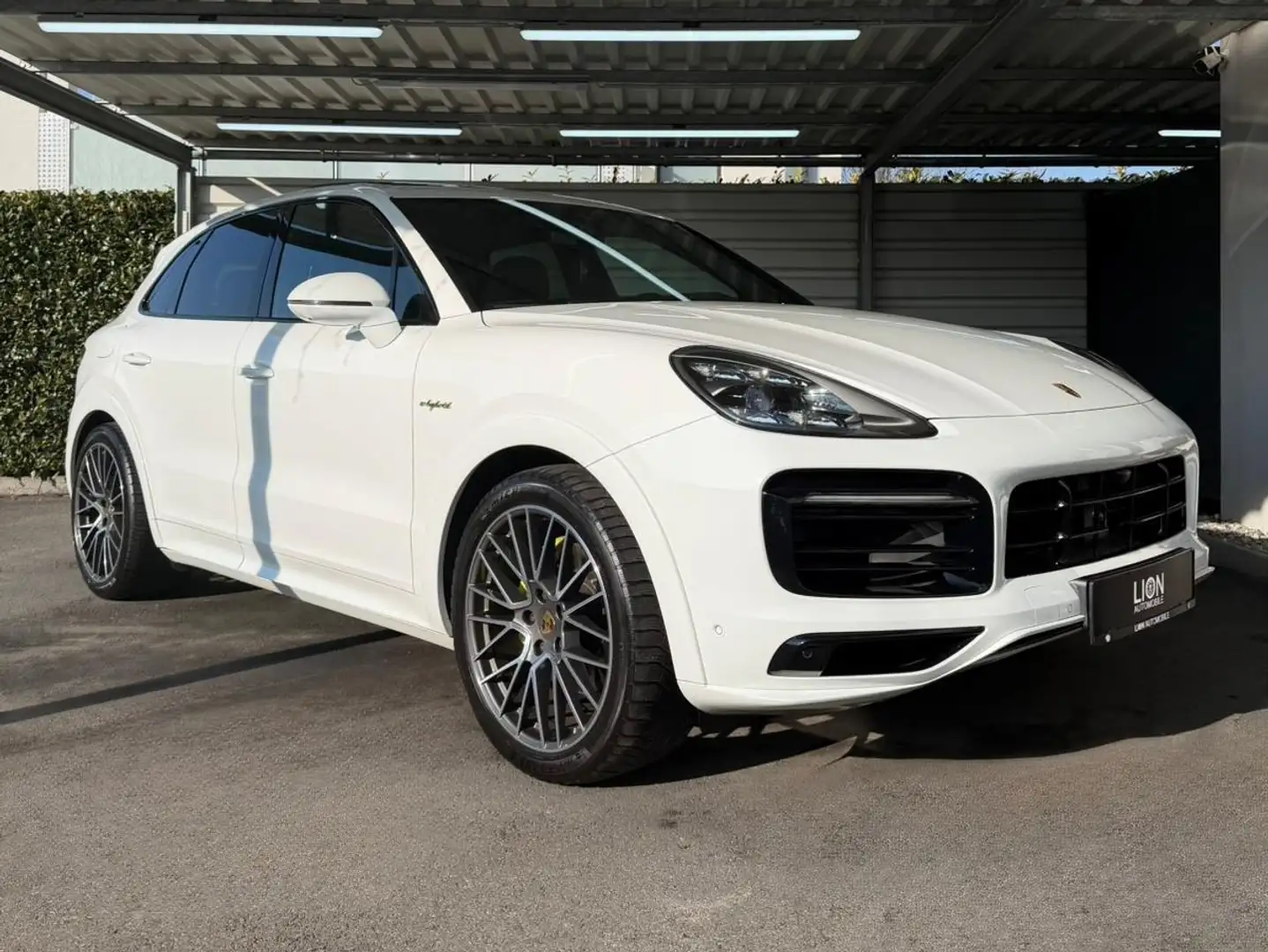 Porsche Cayenne E-Hybrid SPORTDESIGN/Platinum Edition/HeadUp/ACC Weiß - 2