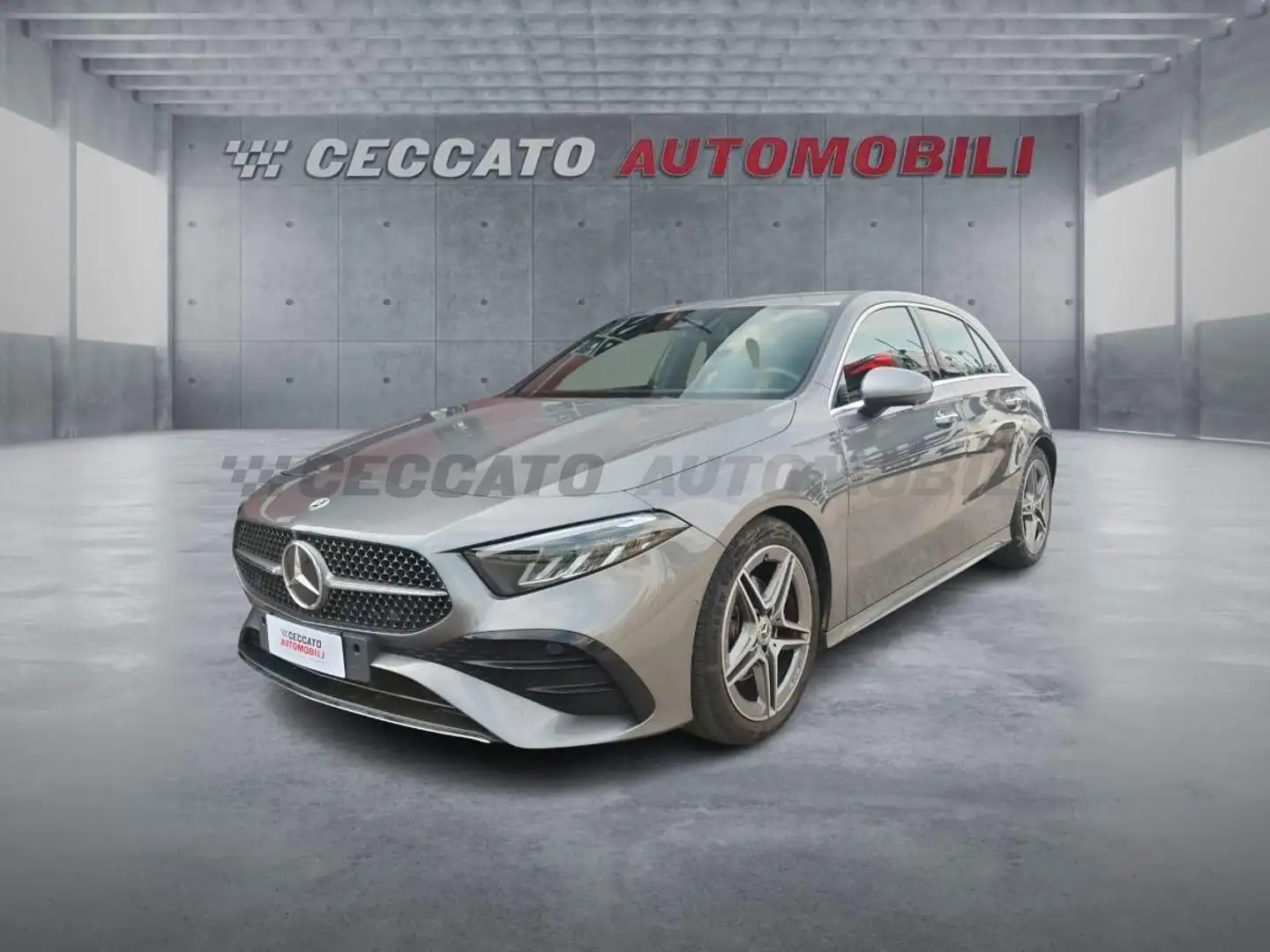 Mercedes-Benz A 180 A 180 d AMG Line Premium auto Grey - 1