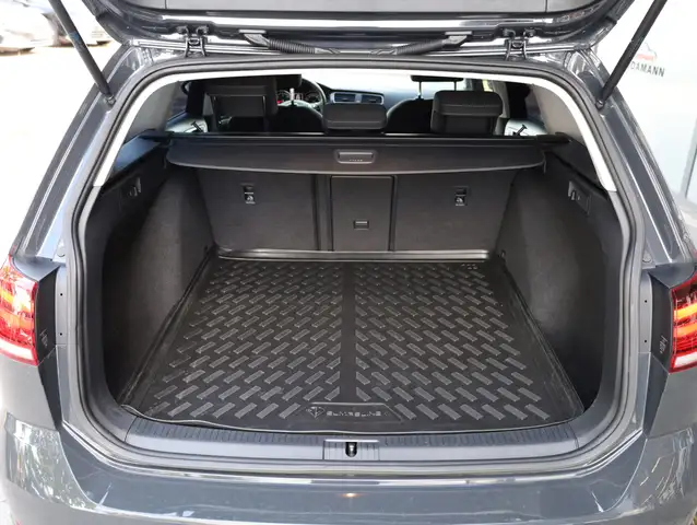 Volkswagen Golf view 12