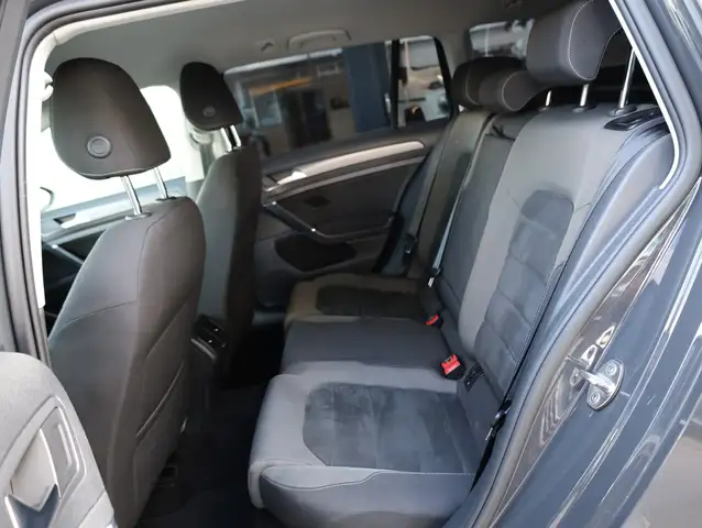 Volkswagen Golf view 13