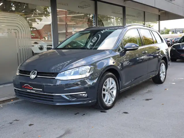 Volkswagen Golf view 5