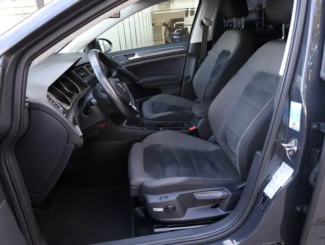 Volkswagen Golf view 14