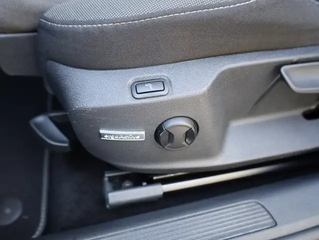 Volkswagen Golf view 15