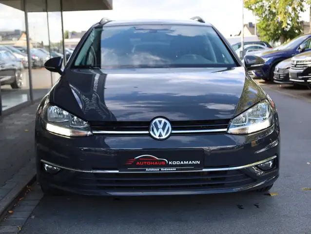 Volkswagen Golf view 3