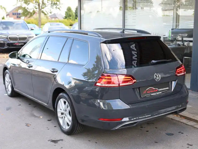 Volkswagen Golf view 6