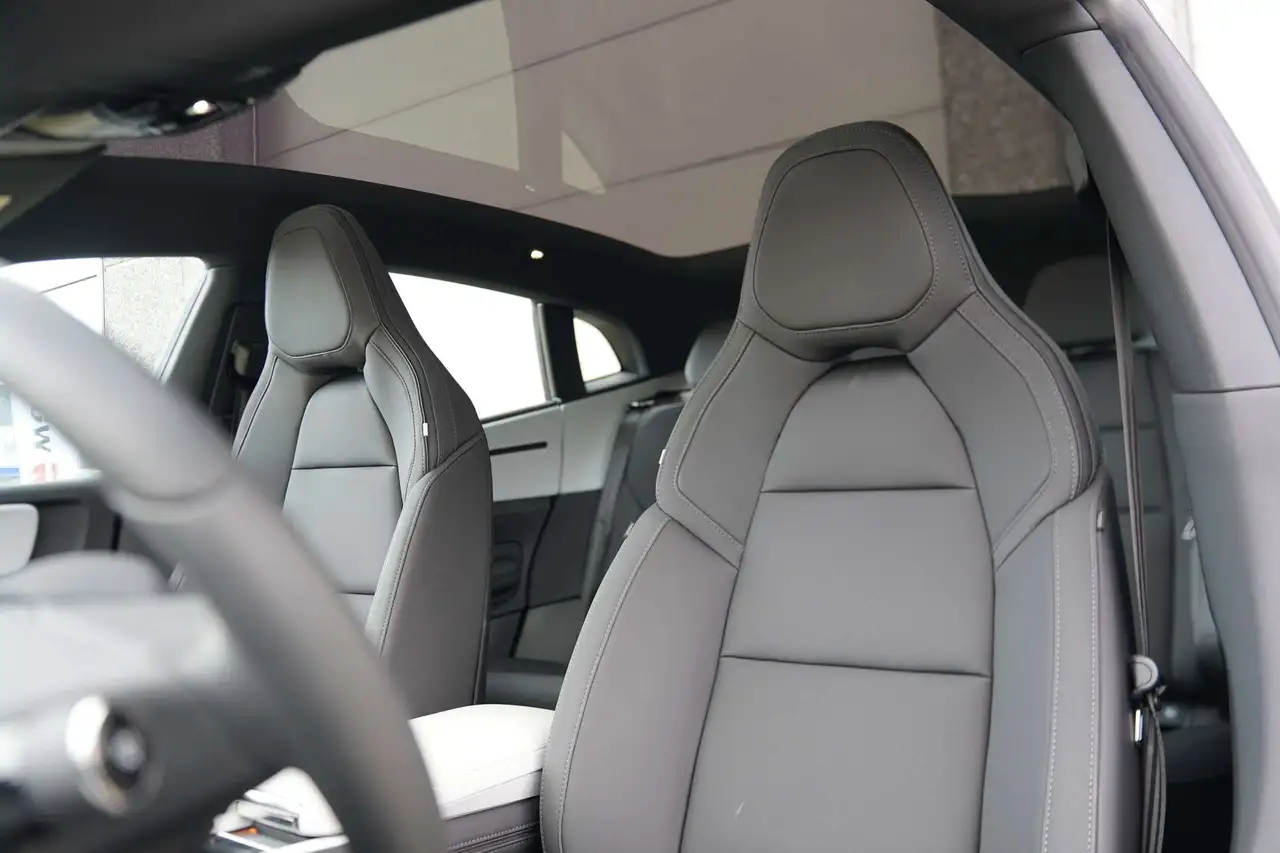 Polestar 4 2025