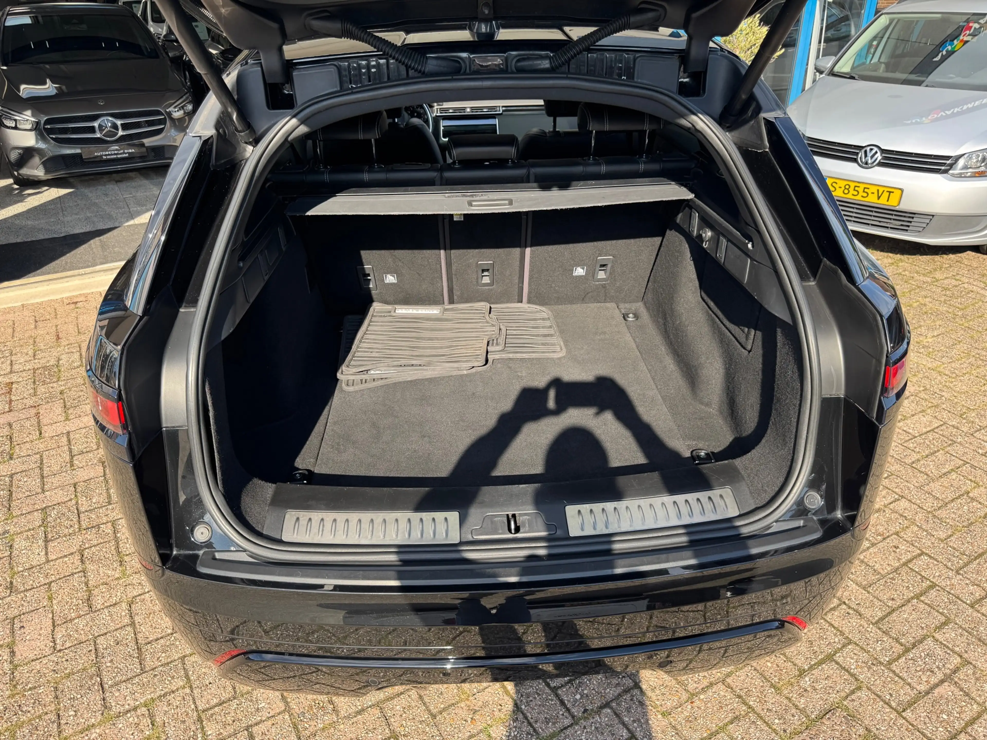Land Rover Range Rover Velar 2.0 P250 Turbo AWD R-Dynamic SE — photo 14