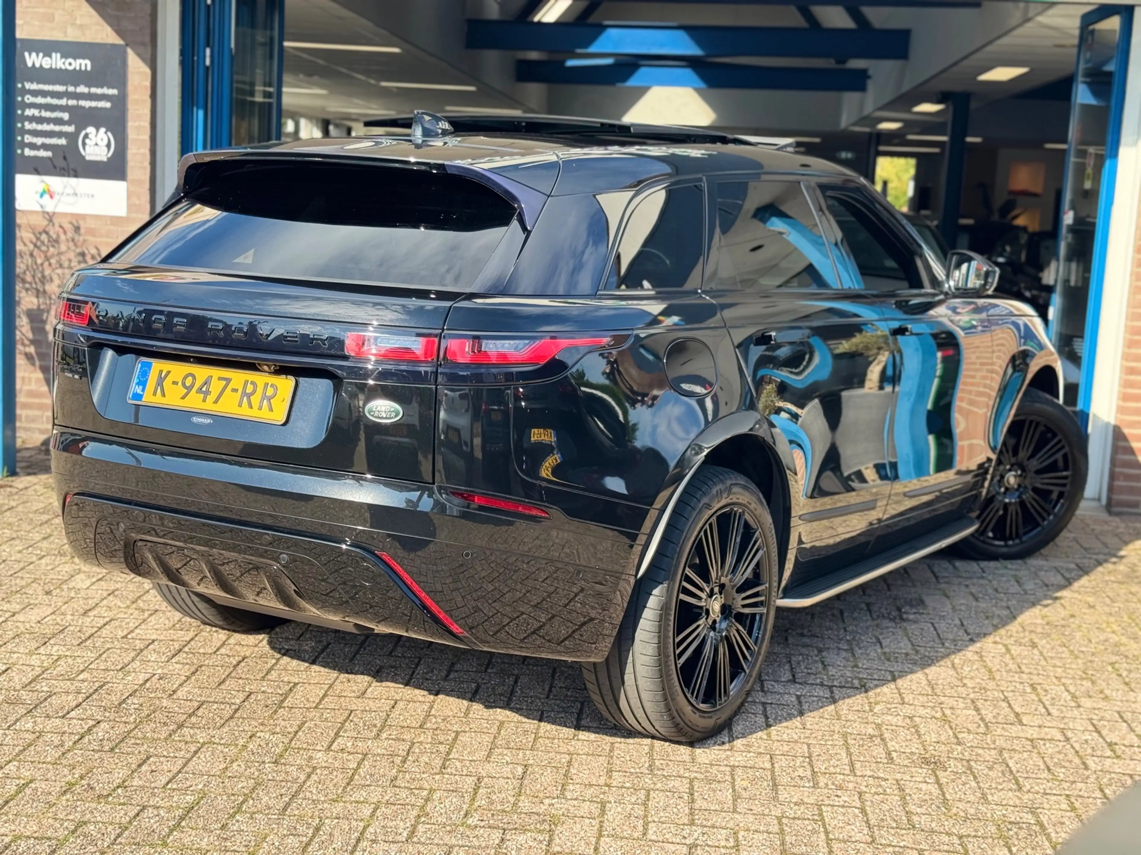 Land Rover Range Rover Velar 2.0 P250 Turbo AWD R-Dynamic SE — photo 8