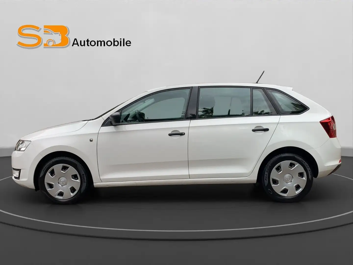 Skoda Rapid/Spaceback Spaceback Active*2.Hand*Scheckheft*TÜV* Weiß - 2