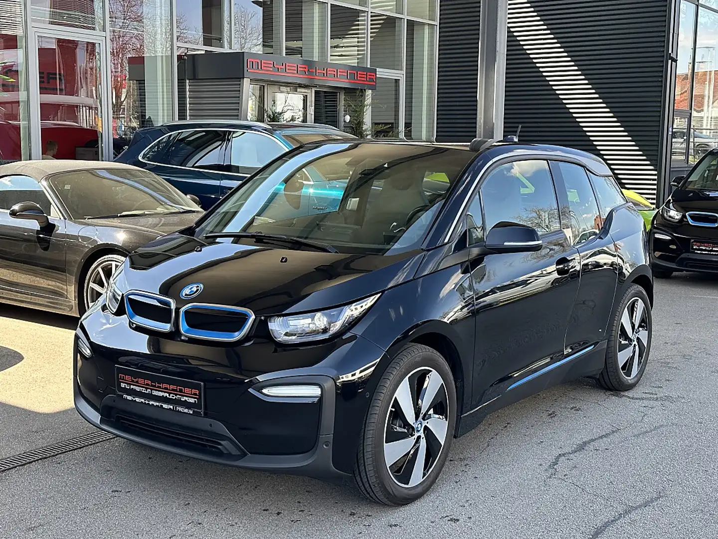 BMW i3 120Ah / Wärmepumpe / SZH / Navi Prof / 19" Schwarz - 1