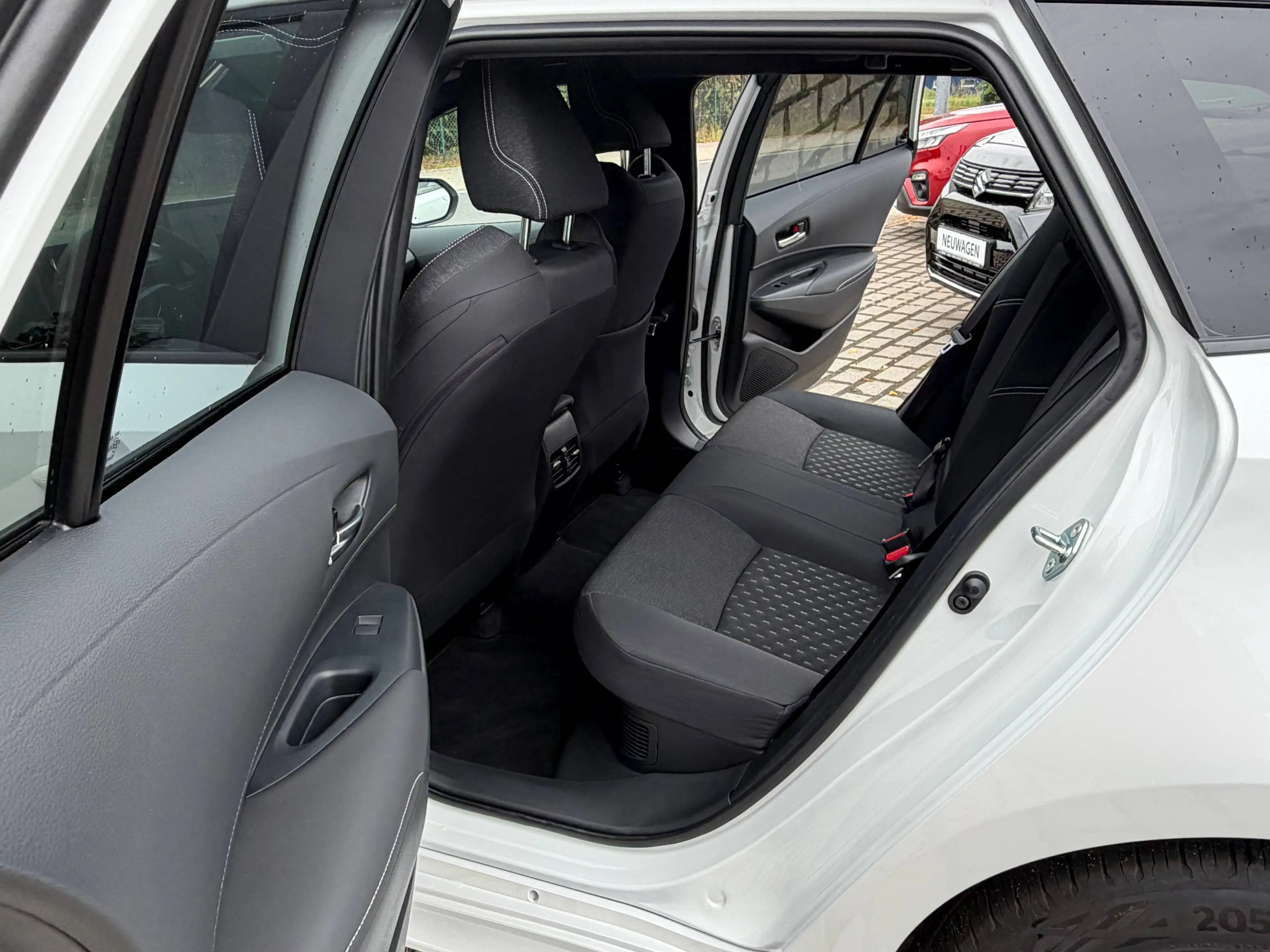 Suzuki Swace Swace 1.8 Hybrid CVT Comfort+ — photo 11