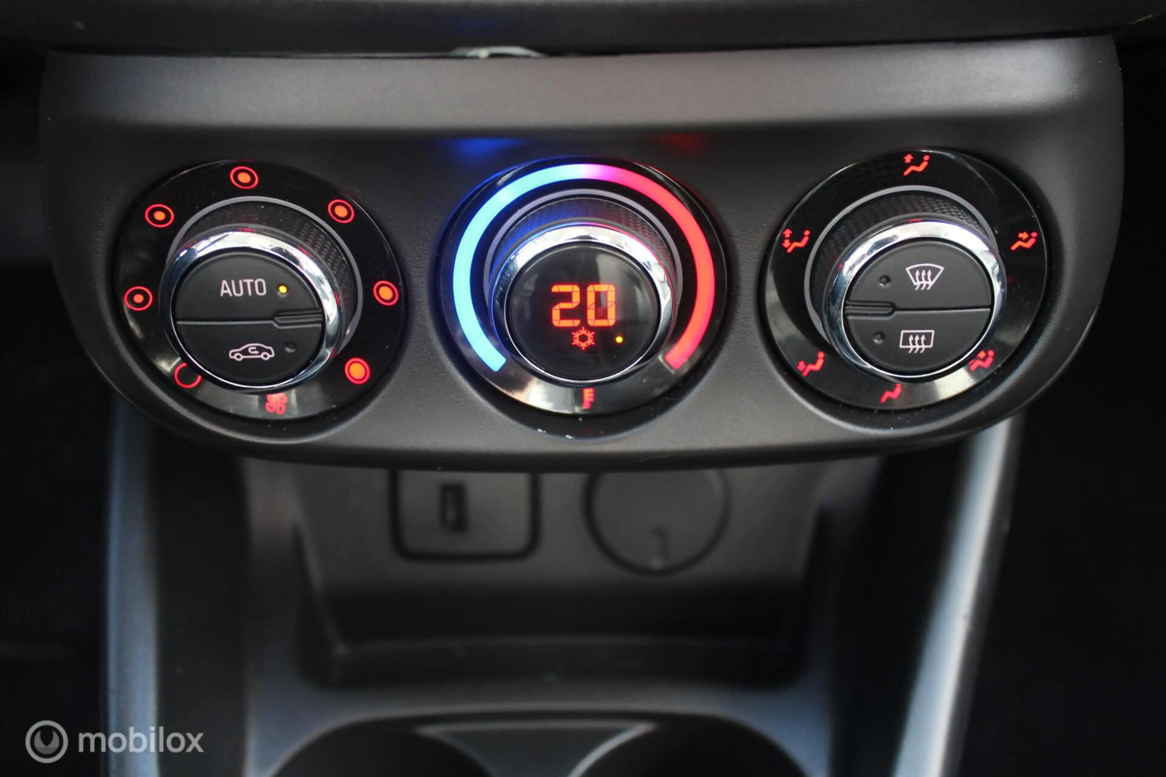Opel Corsa 1.0 Turbo 120 Jaar Edition Clima/Camera/Winterpakk — photo 18