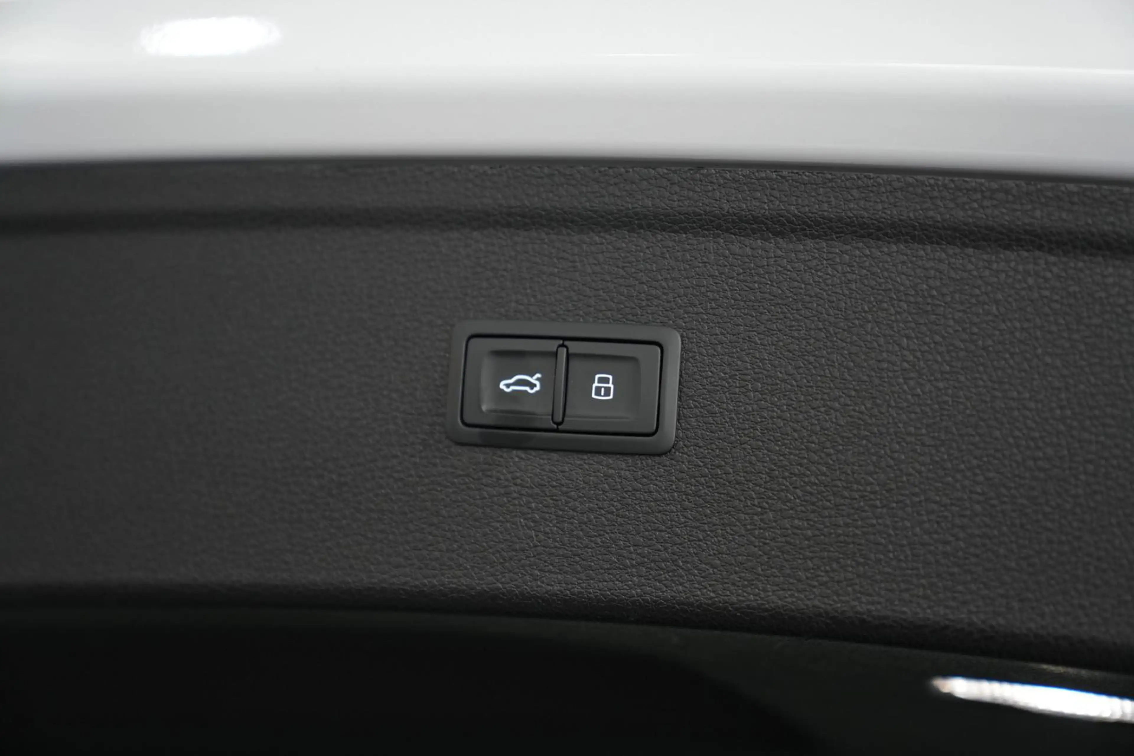 Audi Q5 40 TDI quattro S-Line *STHZ*NAV*AHK*HEAD-UP*360°* — photo 11