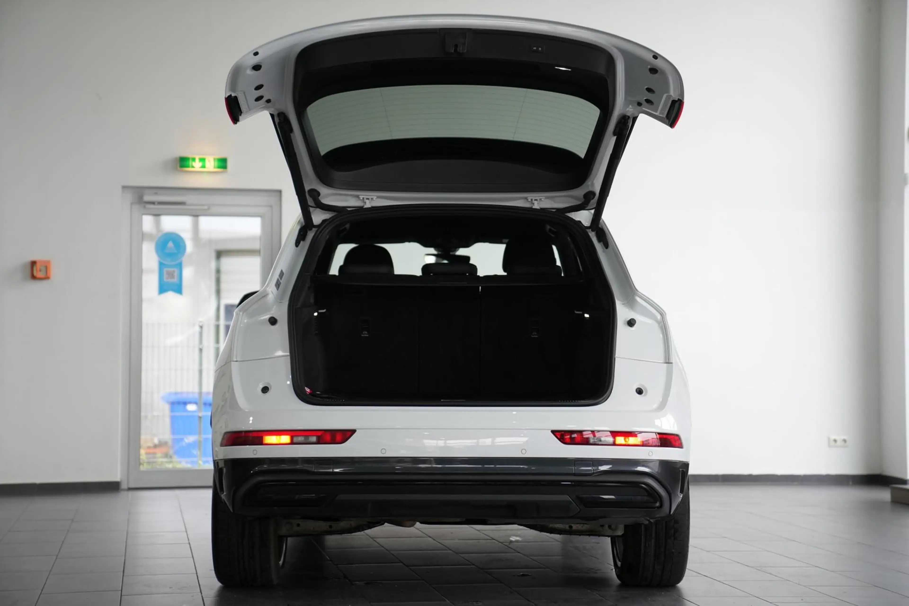 Audi Q5 40 TDI quattro S-Line *STHZ*NAV*AHK*HEAD-UP*360°* — photo 10