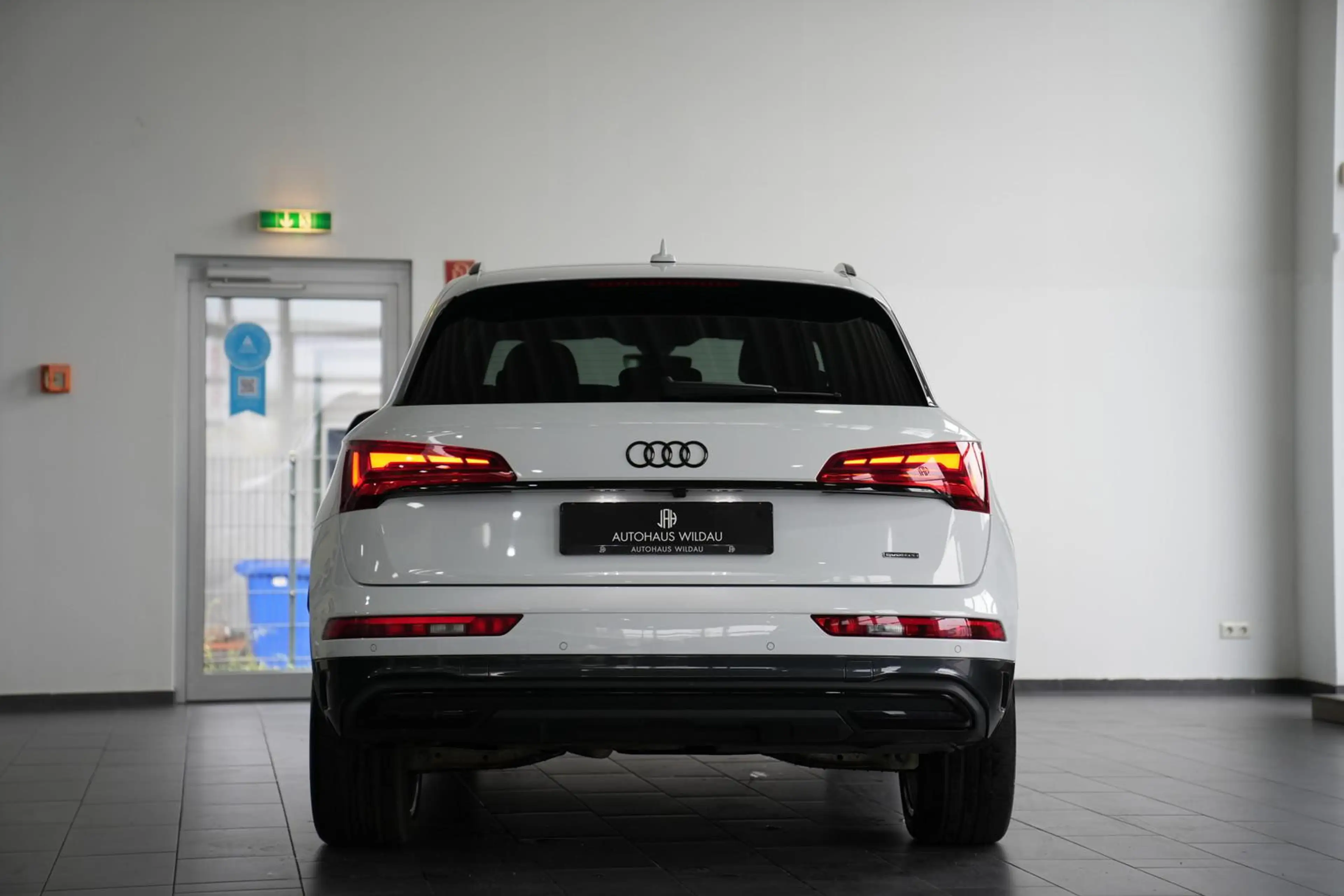 Audi Q5 40 TDI quattro S-Line *STHZ*NAV*AHK*HEAD-UP*360°* — photo 9