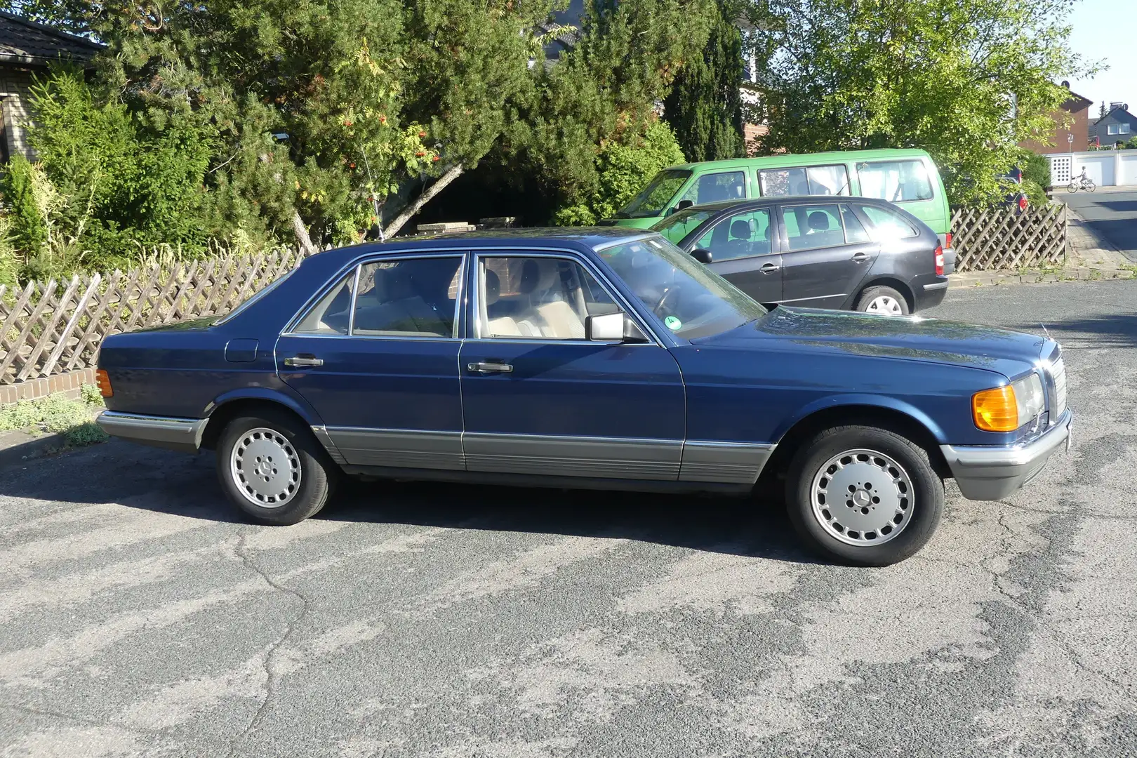 Mercedes-Benz 380 SE, Oldtimer mit H-Kennzeichen Albastru - 1