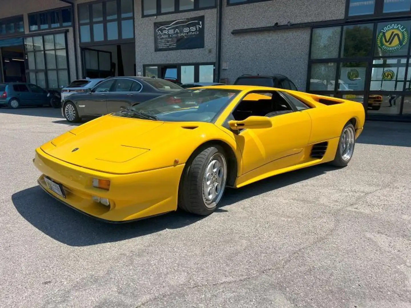 Lamborghini Diablo VT Amarillo - 1