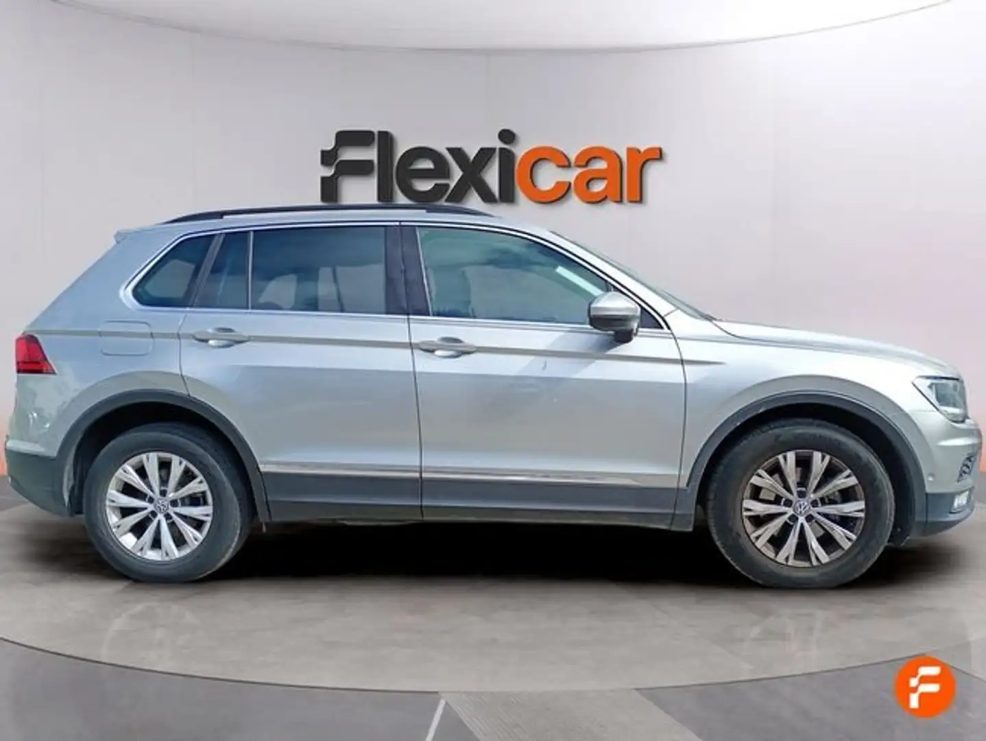 Volkswagen Tiguan 2.0TDI Advance 4Motion DSG 110kW Gris - 2