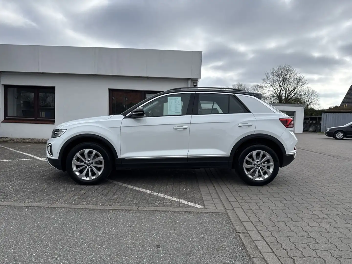 Volkswagen T-Roc Style 2.0 TDI KAM Navi ergoActiv ACC SHZ PDC Weiß - 2