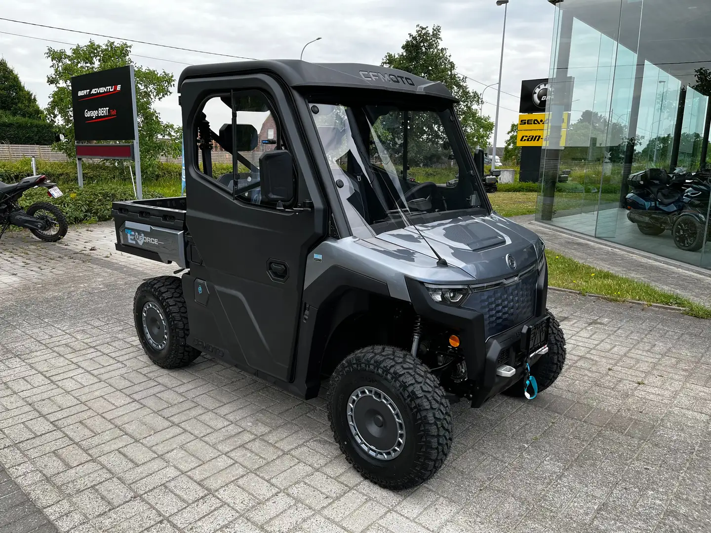 CFMOTO CForce 600 EV All-terrain L7 // 100% elektrische UTV Argent - 1