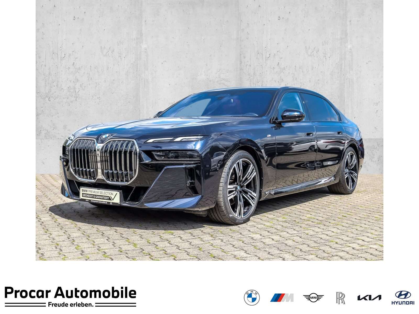 2025 BMW 740