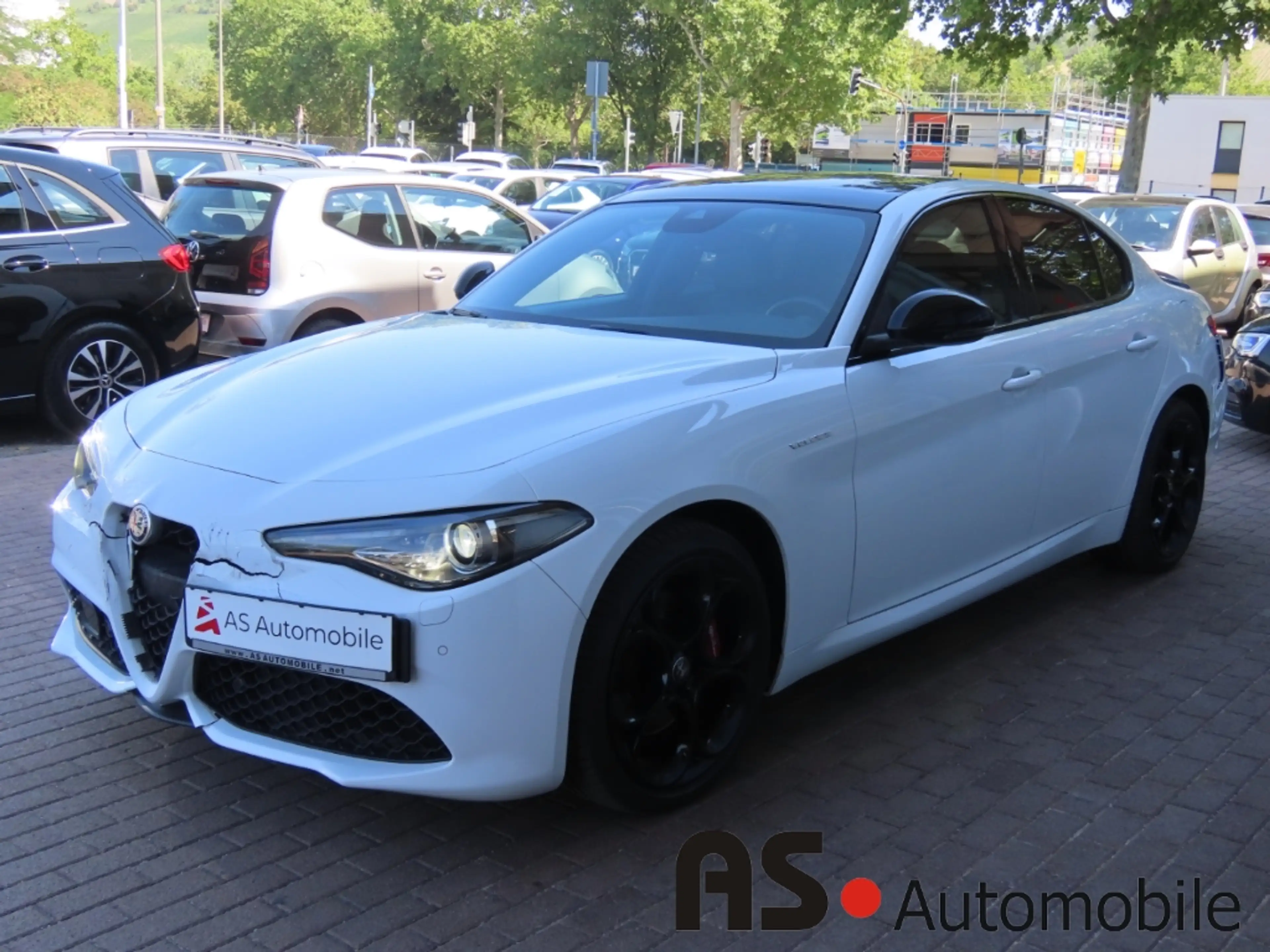 Alfa Romeo Giulia Veloce Q4 2.0T BiXen*Pano*Nav*Kam*ACC*SHZ — photo 3