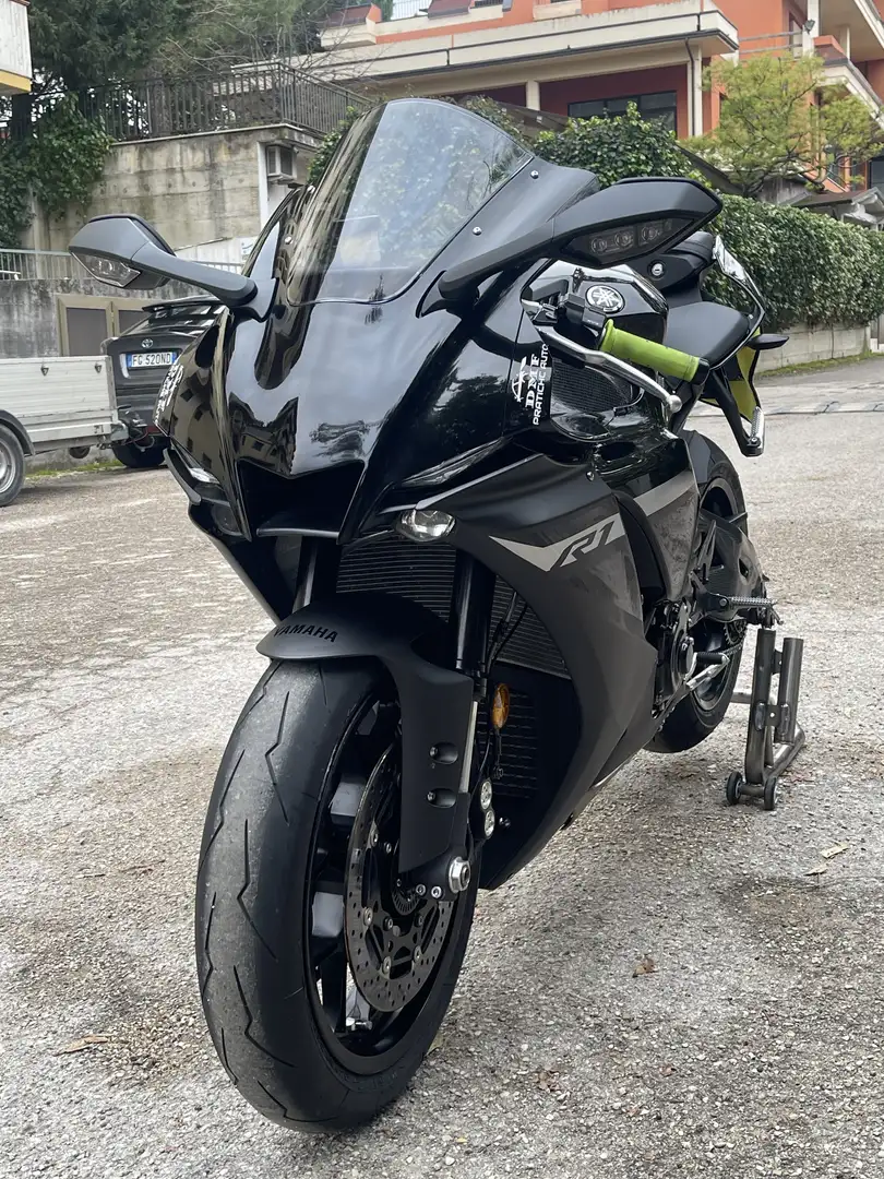 Yamaha YZF-R1 - 2