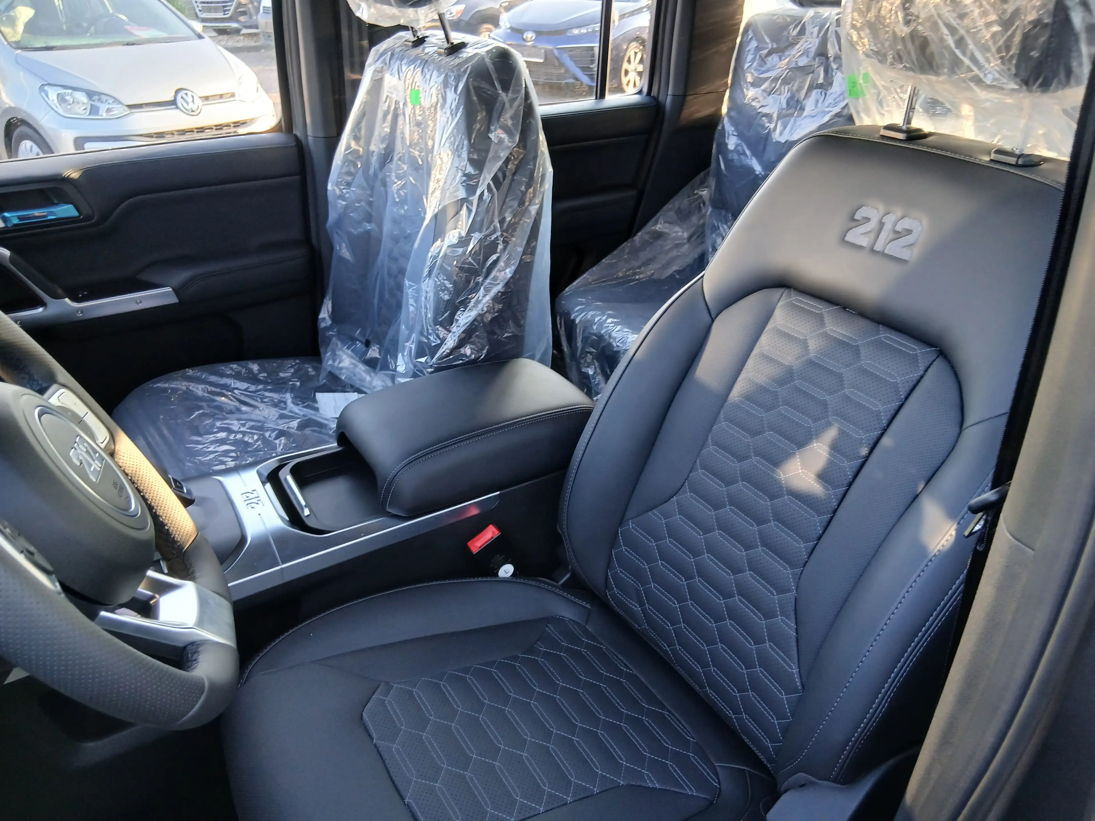 BAW 212 Allrad*Automatik*Seilwinde*Kamera*Leder*2.500 AHK — photo 8
