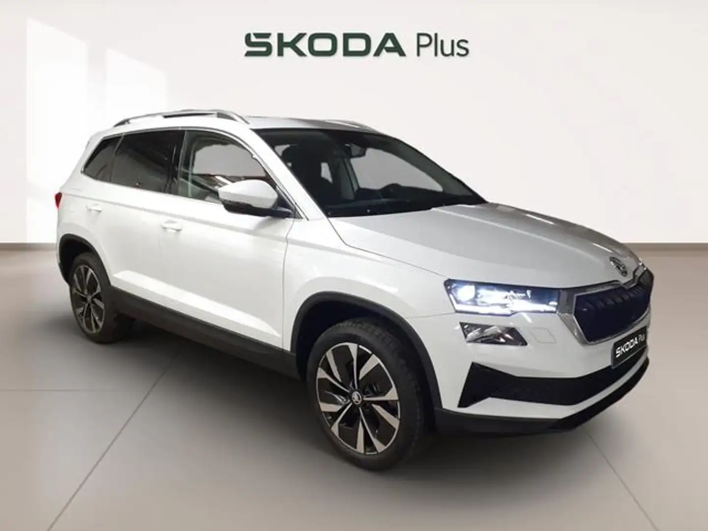 Skoda Karoq 1.5 TSI Design ACT DSG Blanco - 1