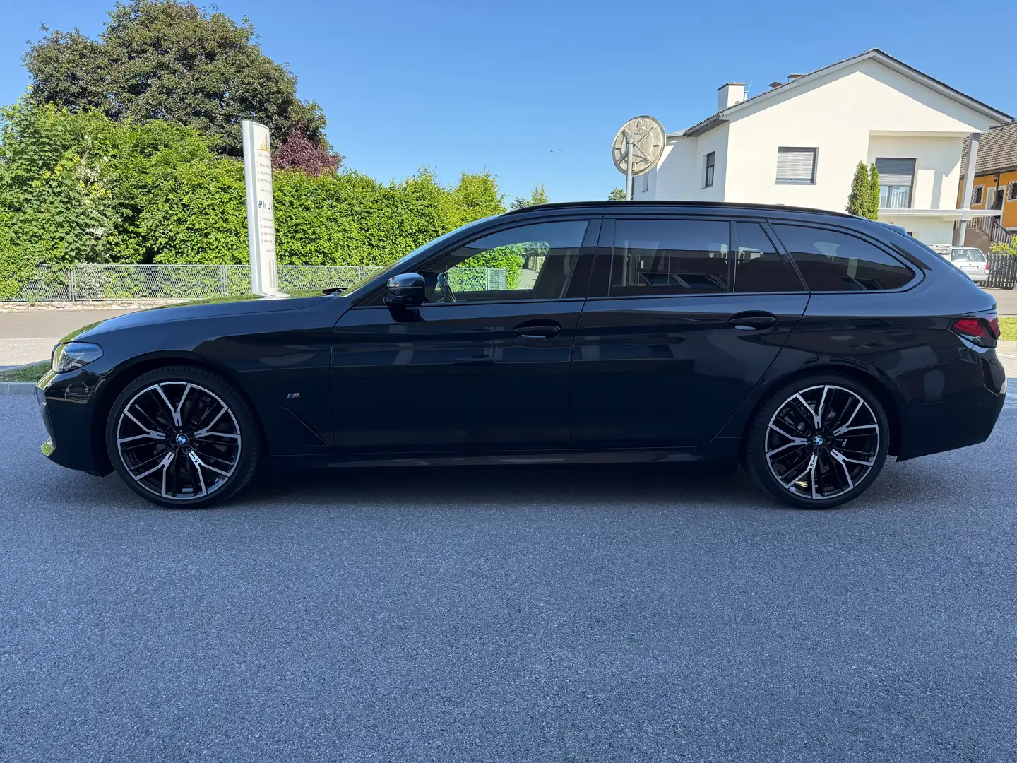 BMW 520 520d 48 V Touring xDrive Aut. Schwarz - 2