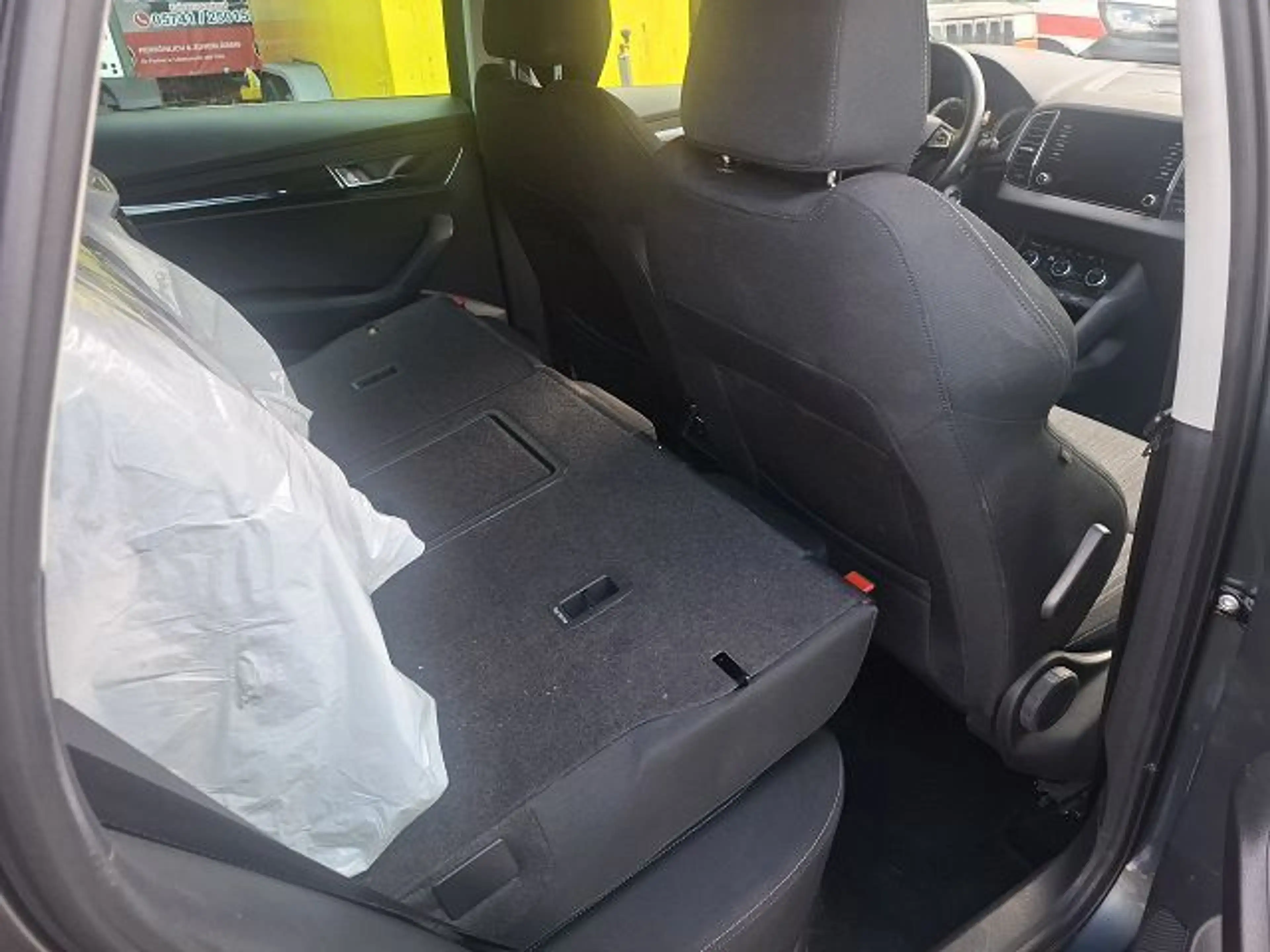 Skoda Karoq Style 4x4 8 fach bereift,Navi,Telefonie... — photo 9