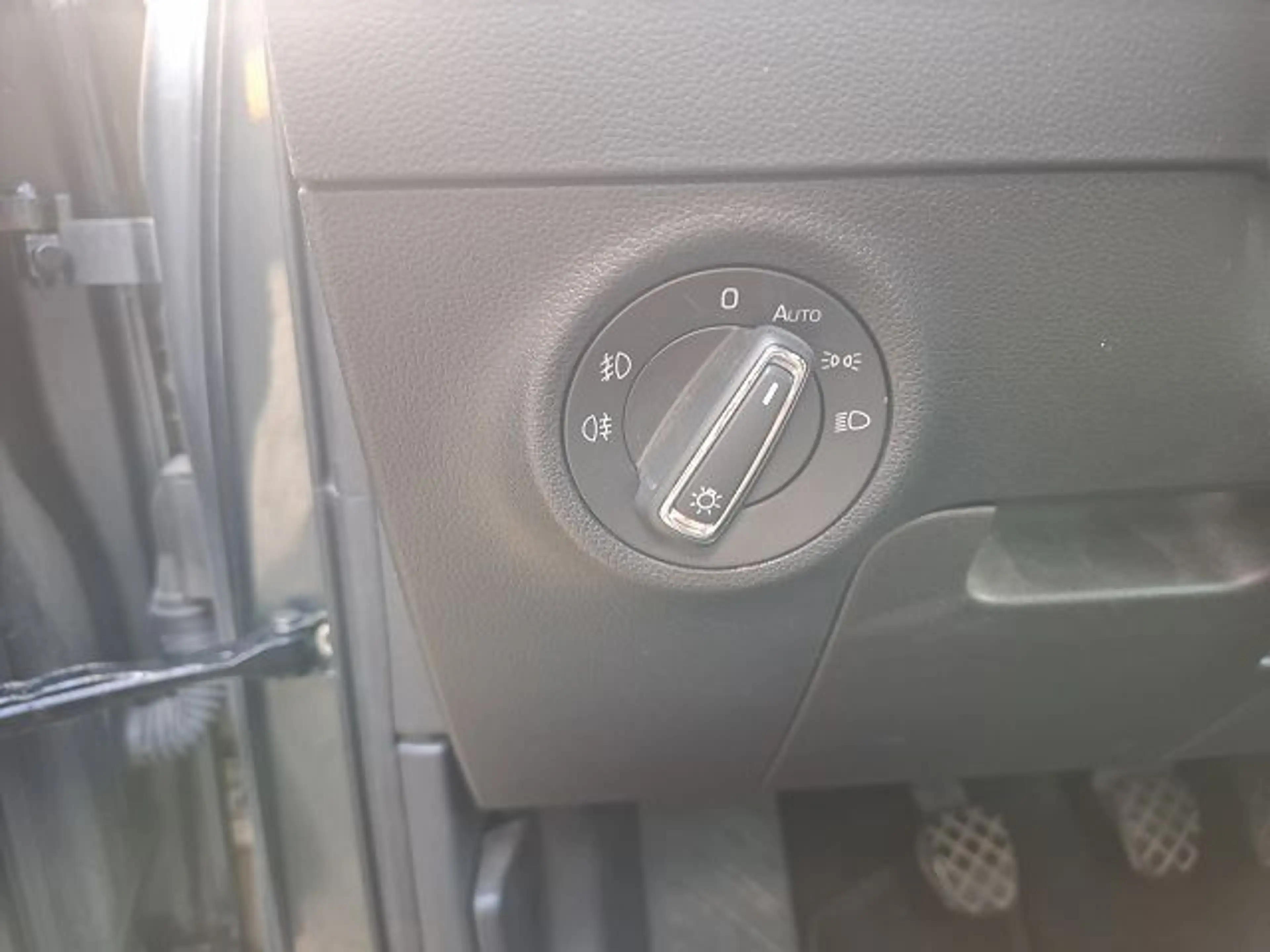 Skoda Karoq Style 4x4 8 fach bereift,Navi,Telefonie... — photo 12