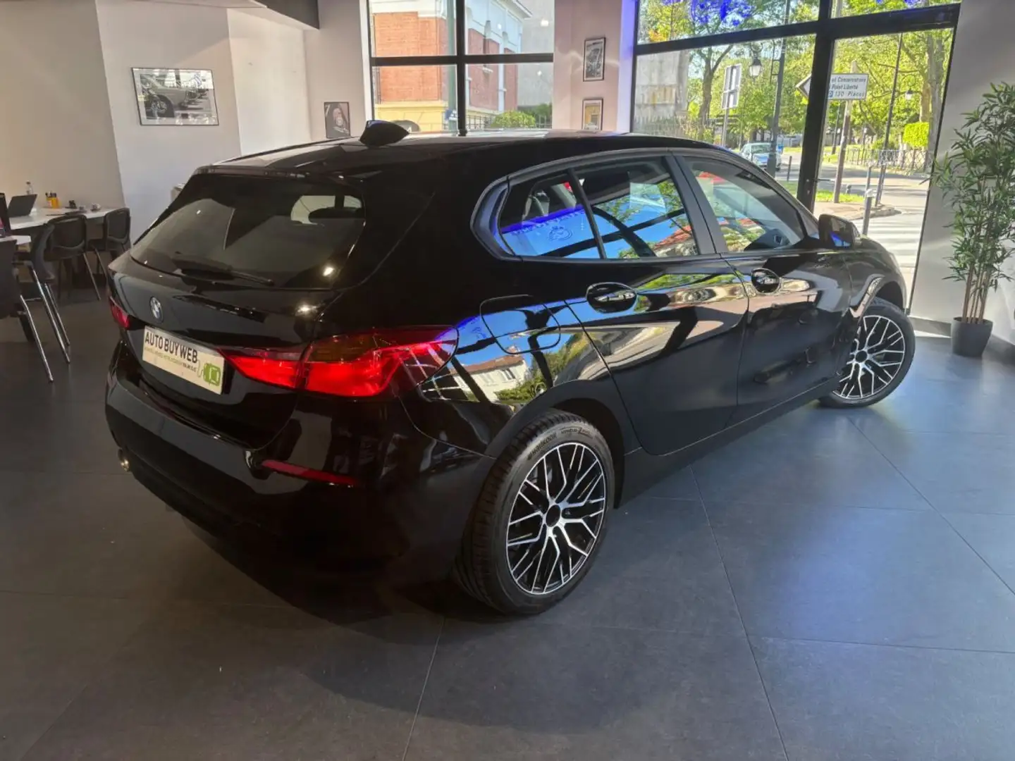 BMW 140 SERIE F40 118i 140 ch DKG7 Schwarz - 2