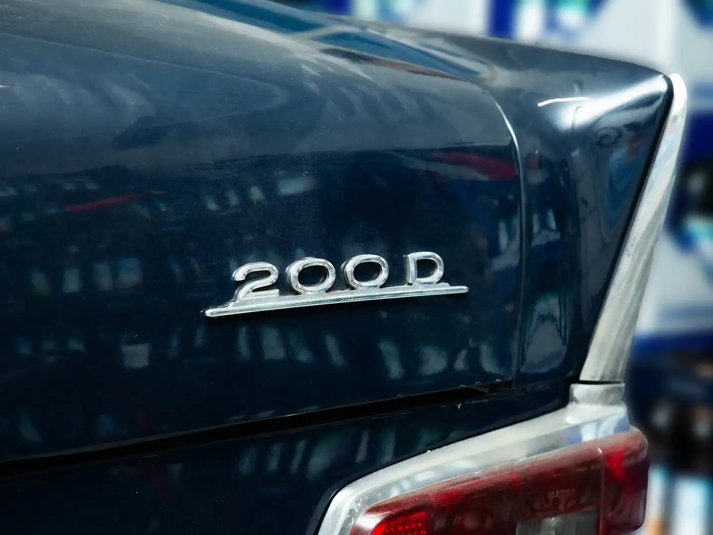 Mercedes-Benz 200 200 D Heckflosse Pullmann Albastru - 2