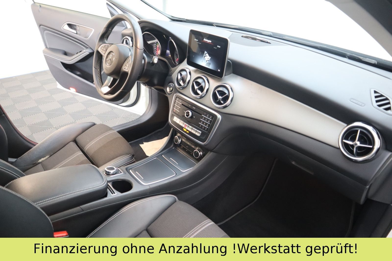 Mercedes-Benz GLA 200 CDI / d*PANO*PDC*KEYLESS-GO*ACC — photo 14
