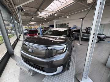 Explorer Select Extended Range 77 kWh / Stock