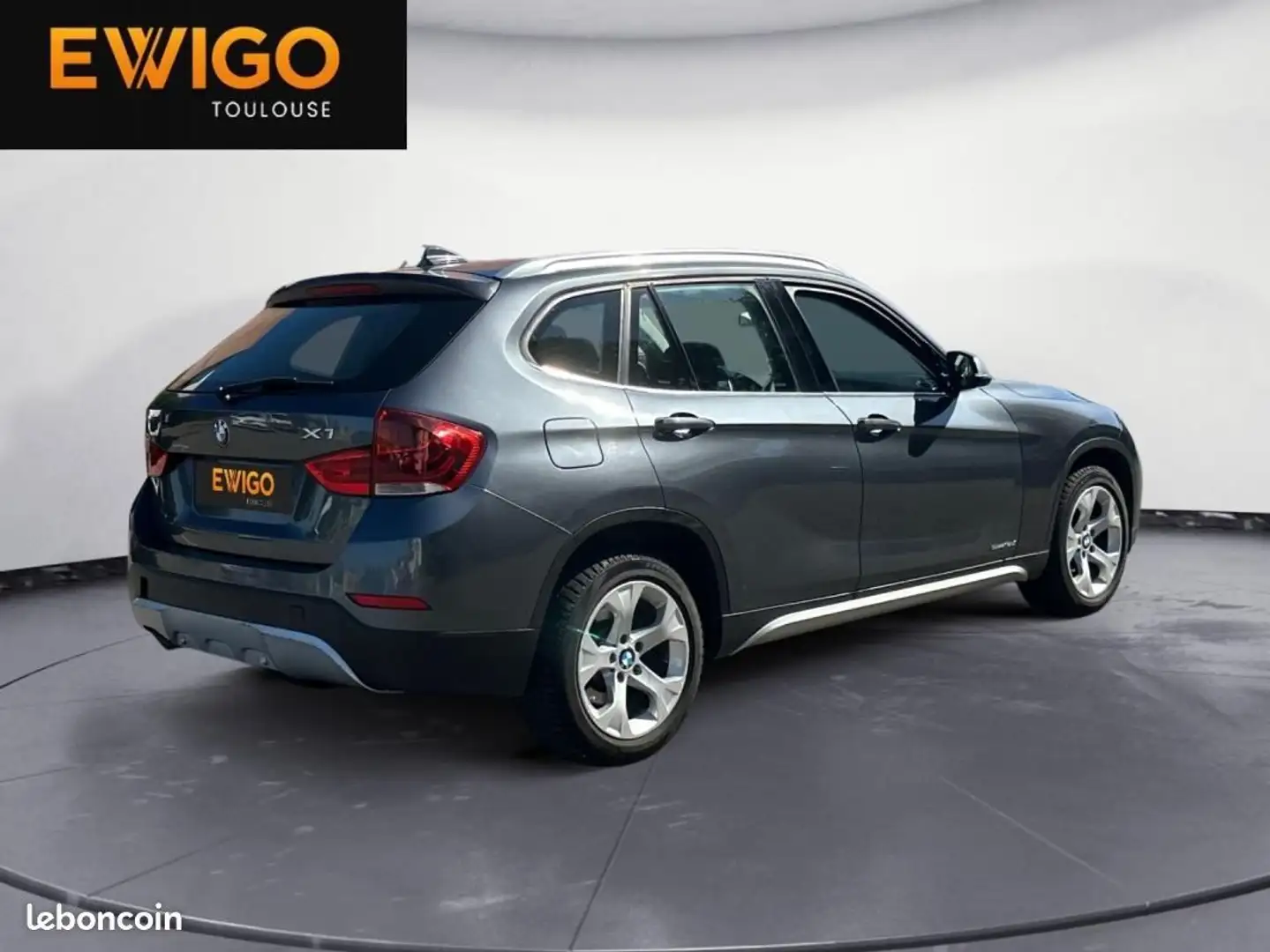 BMW X1 1.6 D 115 BUSINESS SDRIVE Grijs - 2
