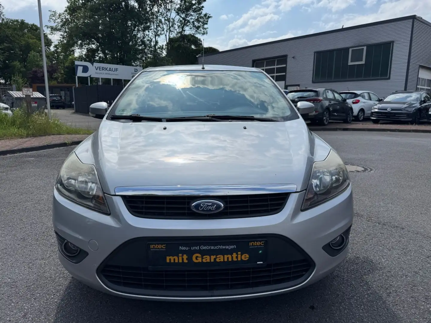 Ford Focus 1,6 TITANIUM/2.HAND/KLIMA/ALU/S.HEFT/SERV.-NEU!! Silber - 2