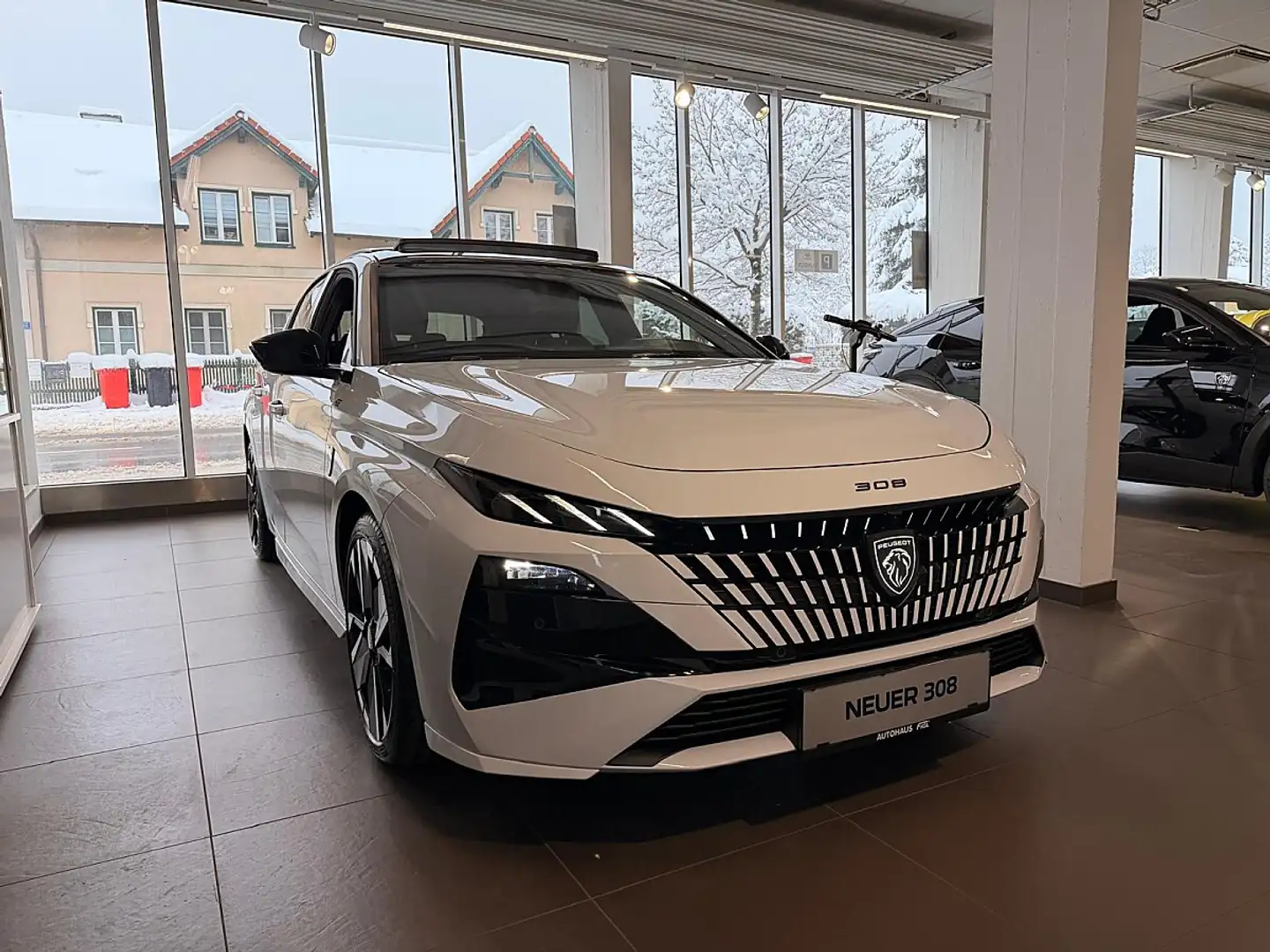 Peugeot 308 GT EXCLUSIVE Hybrid 145 e-DCS6 Weiß - 1