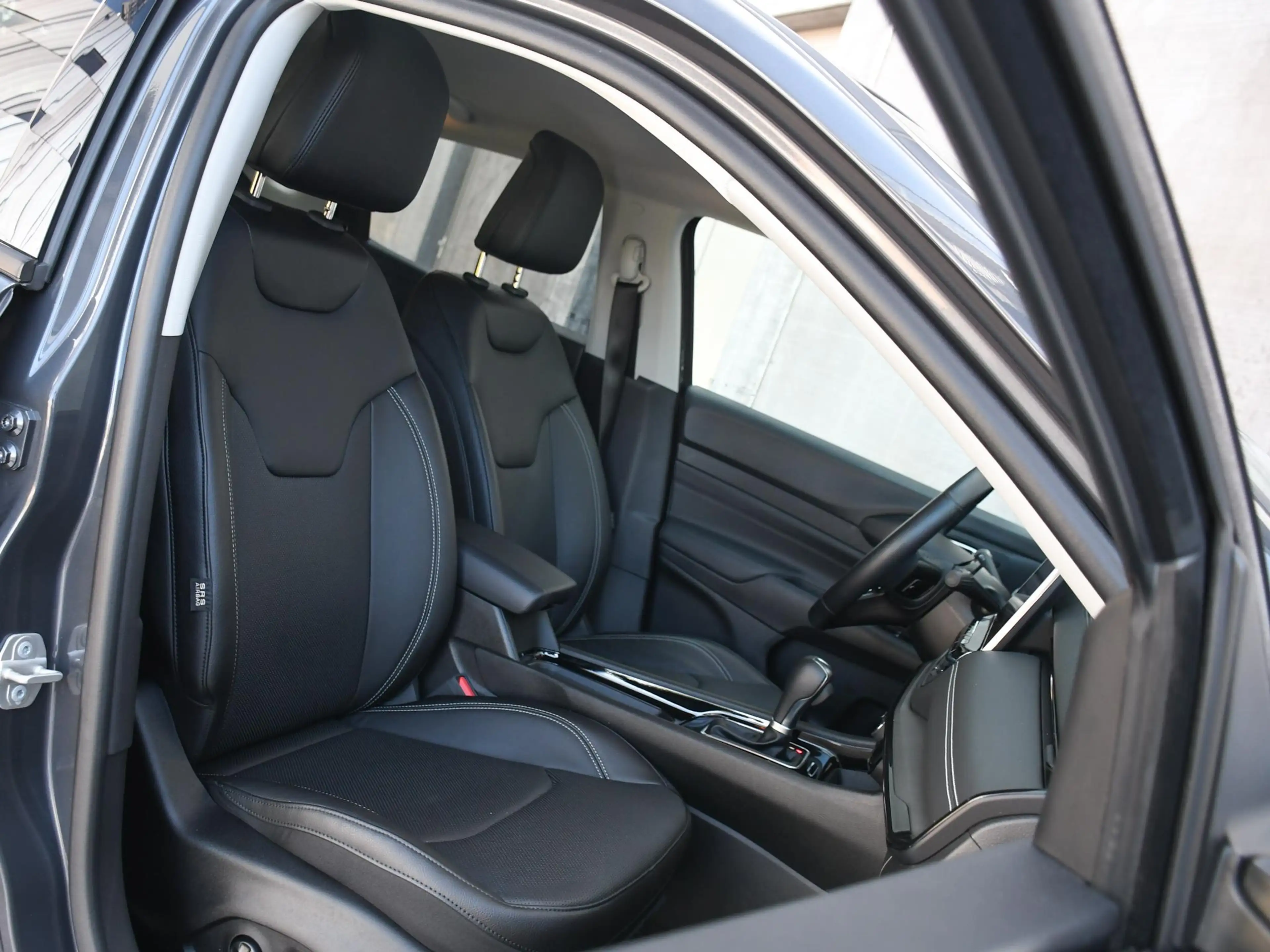 Jeep Compass 1.5T e-Hybrid Limited STOELVENTIL/VERW. | 19''LM | — photo 11