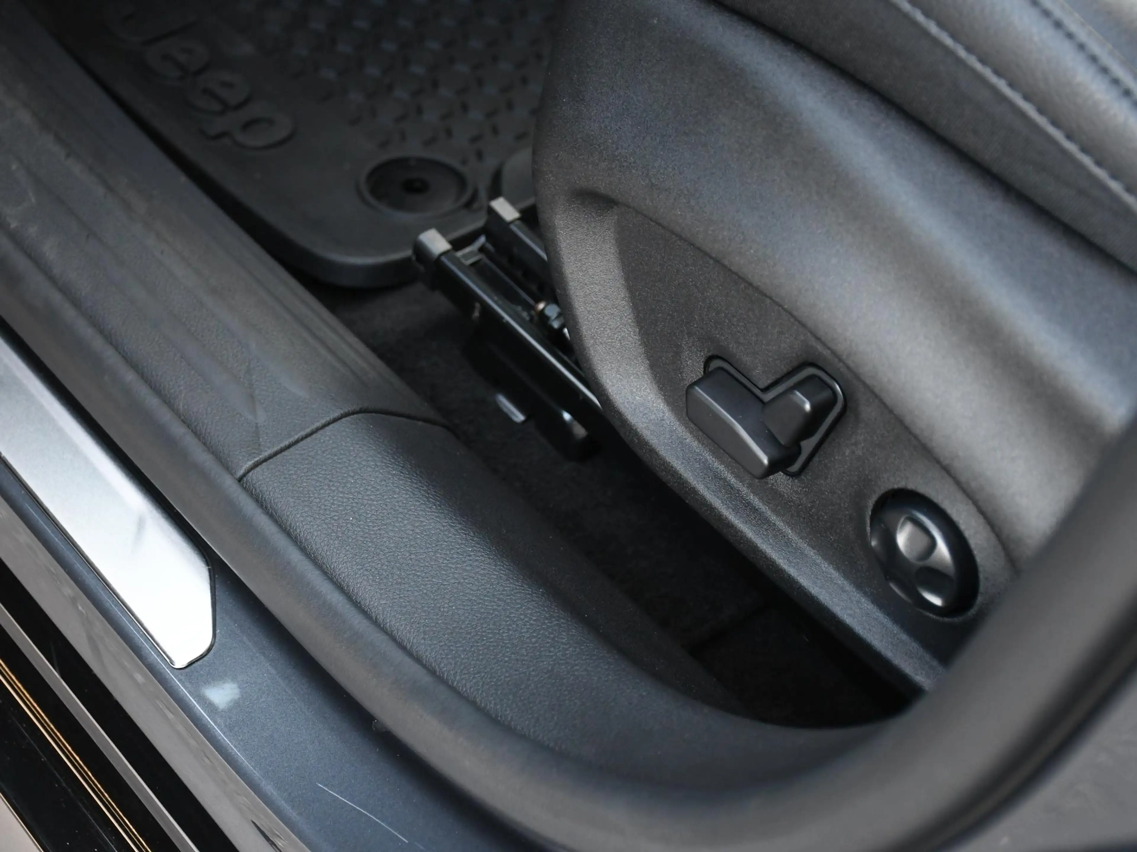 Jeep Compass 1.5T e-Hybrid Limited STOELVENTIL/VERW. | 19''LM | — photo 12