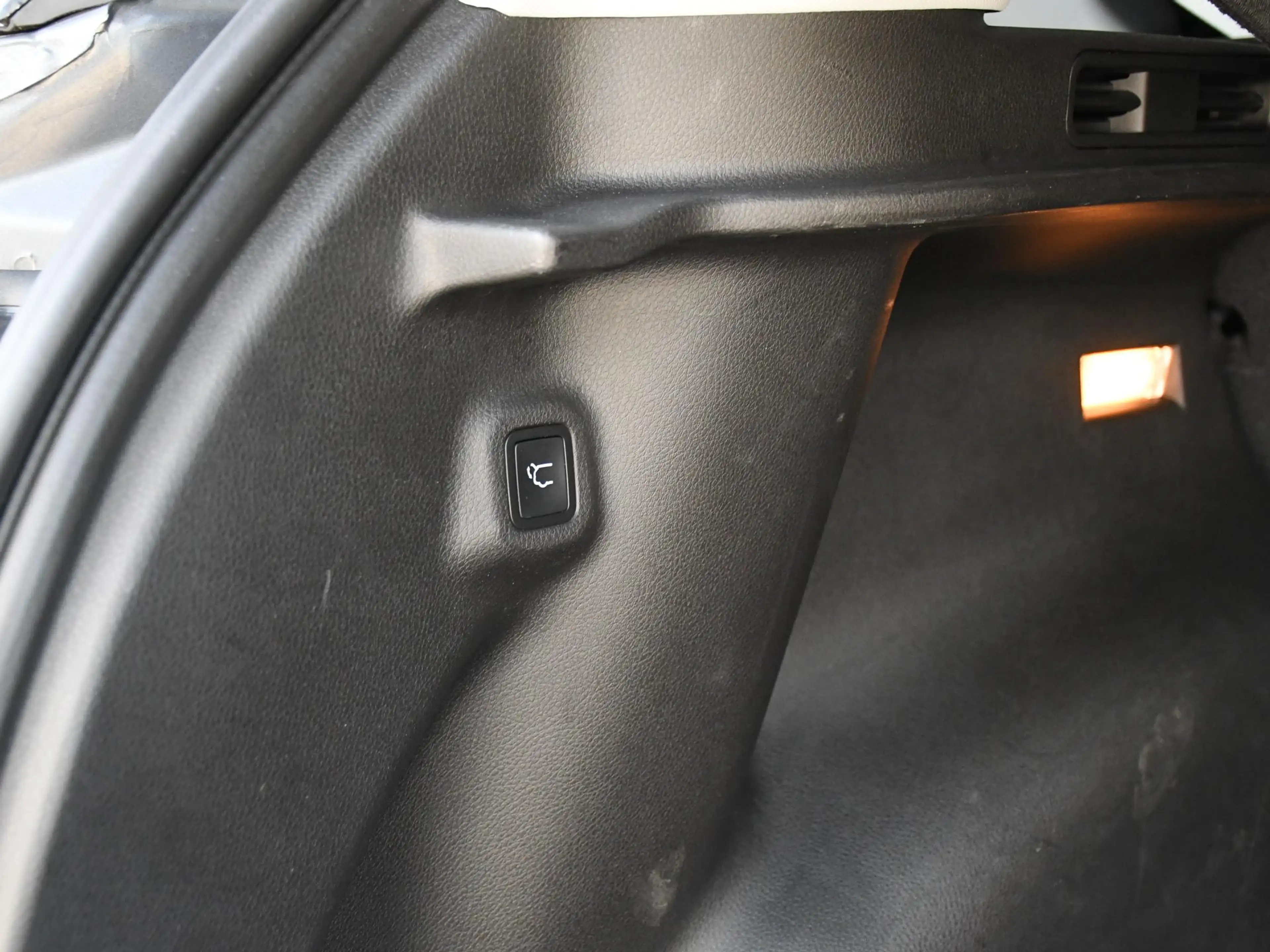 Jeep Compass 1.5T e-Hybrid Limited STOELVENTIL/VERW. | 19''LM | — photo 15