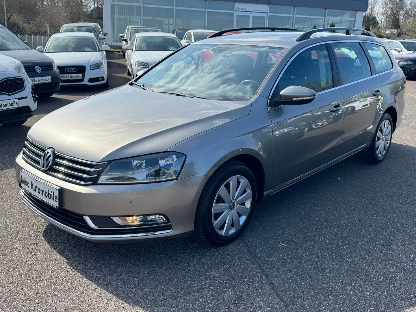 Volkswagen Passat Variant Comfortline TÜV/HU/NEU Braun - 1