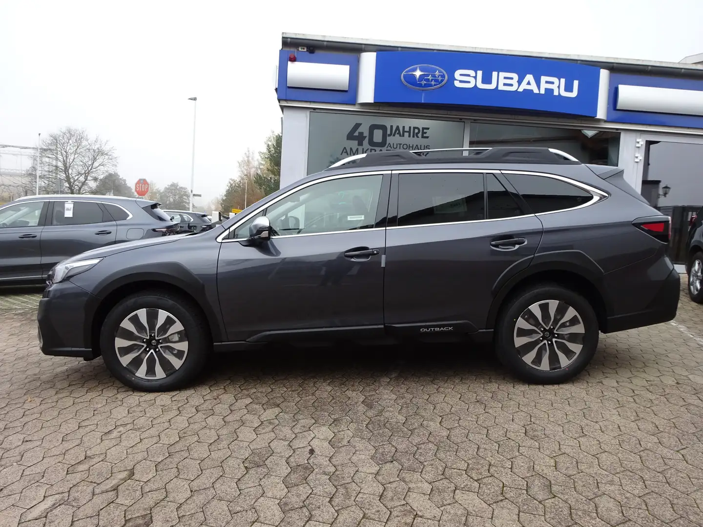 Subaru OUTBACK 2.5i Platinum 2025 Modell Gris - 2