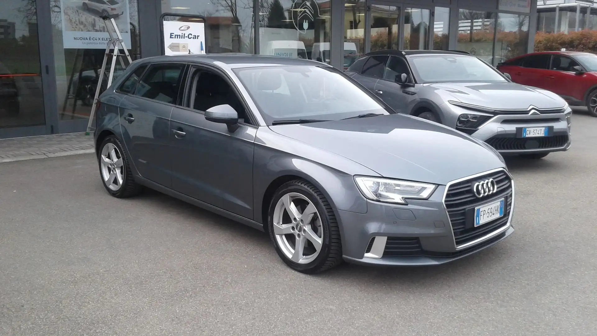 Audi A3 A3 SPB 1.6 TDI 116 CV Sport Grigio - 1