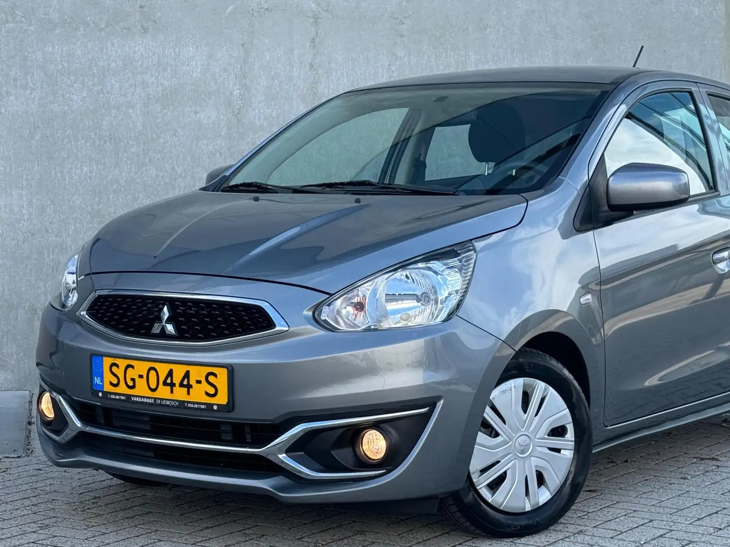Mitsubishi Space Star 1.0 Cool+ 71pk 2018 Grijs AIRCO|NAP Gris - 2